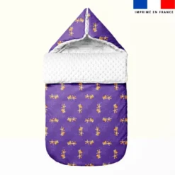 Bébé girafe - Fond violet - Création Stillistic