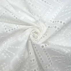 Coupon de 3m broderie anglaise blanche festonnée motif géométrique