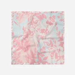 Coupon pour foulard motif silhouettes de fleurs harmonieuses