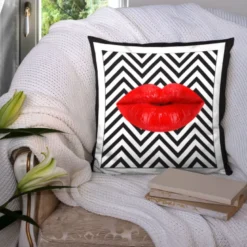 Coupon 45x45 cm motif lèvres rouges et chevron