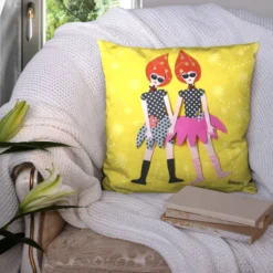 Coupon 45x45 cm motif poupée rétro jaune - Création Lita Blanc