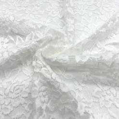 Dentelle blanc cassé motif floral