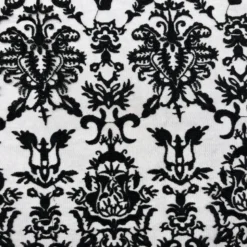 Dentelle noire motif baroque