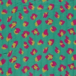 Double gaze matelassé réversible motif fleur et léopard vert et violet