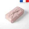 Etoiles et demi-lunes blanches - Fond rose clair