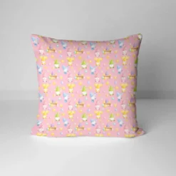 Gnome et oeufs de Pâques - Fond rose pastel