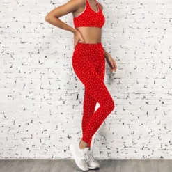 Lycra rouge motif pépin de fraise