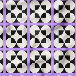 Mosaique et forme géométrique noir et parme - Fond écru - Création Lili Bambou Design