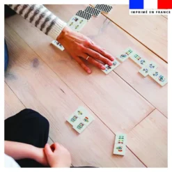 Patron imprimé pour jeu de dominos motif course de voitures