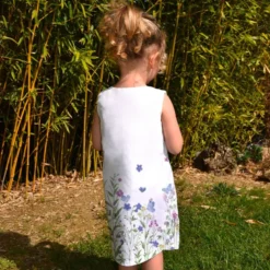 Patron robe enfant motif fleur des champs bleue