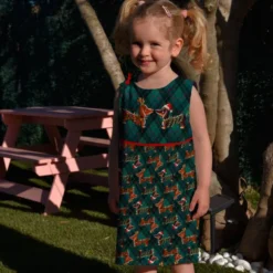 Patron robe enfant motif Teckels de Noël - Création Stillistic