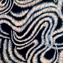 Popeline de viscose bleu foncé motif fantaisie beige