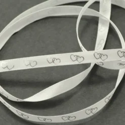 Ruban satiné blanc coeurs enlacés 6 mm