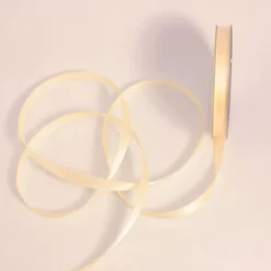 Ruban satin en bobine beige clair 6 mm