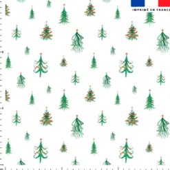 Sapin de Noel vert déco rouge - Fond blanc