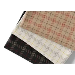 Tartan rouge et noir - Fond beige effet jute