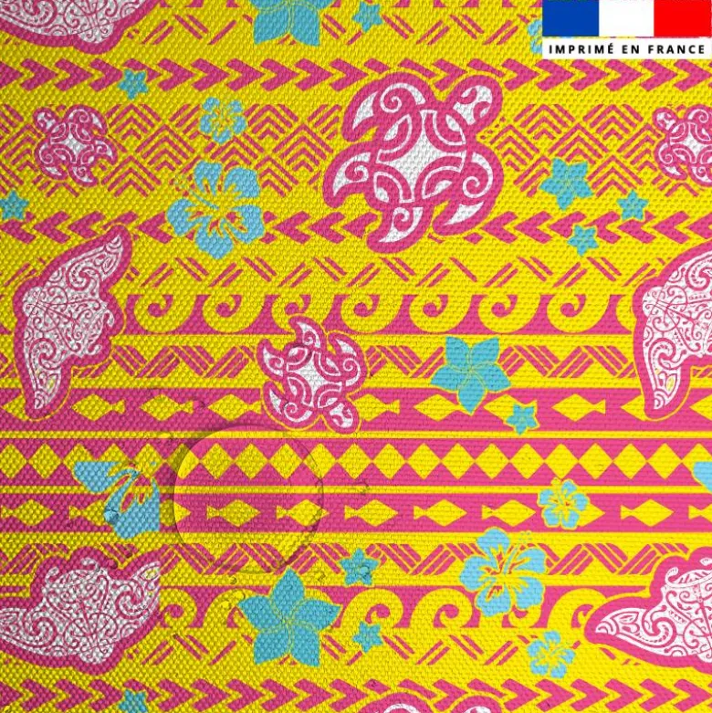 Tissu imperméable jaune motif tortue et raie manta maori rose