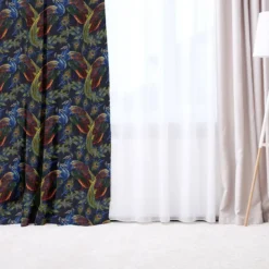 Tissu occultant bleu foncé motif paon brodé